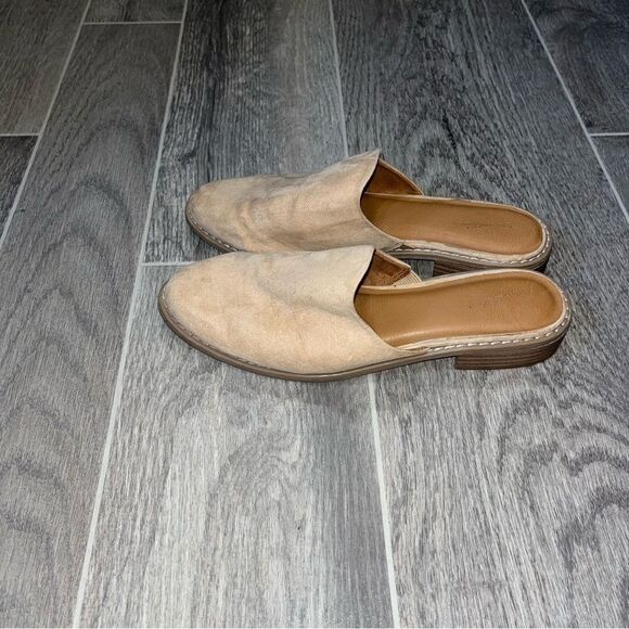 Women's Universal Threat Tan Suede Slip On Mules - Picture 9 of 11